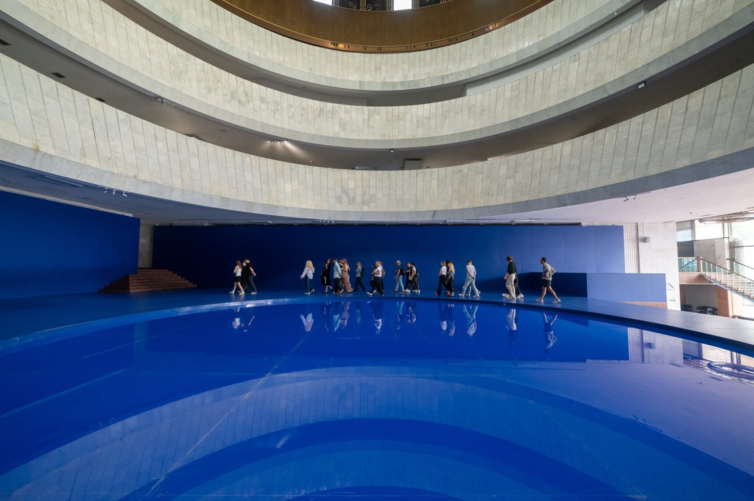 Szilvashi Circles exhibition